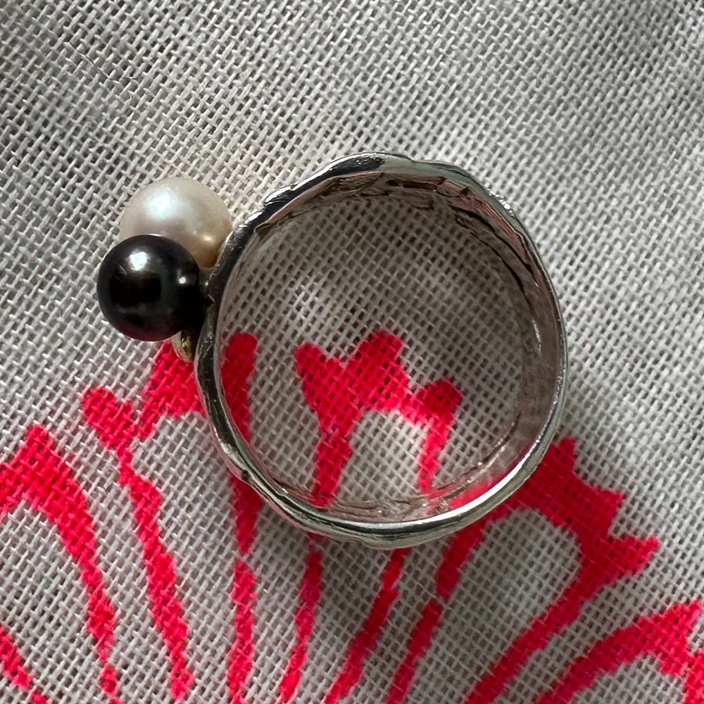 Chi’s Gold & Silver Pearl Ring - Picture 13 of 13